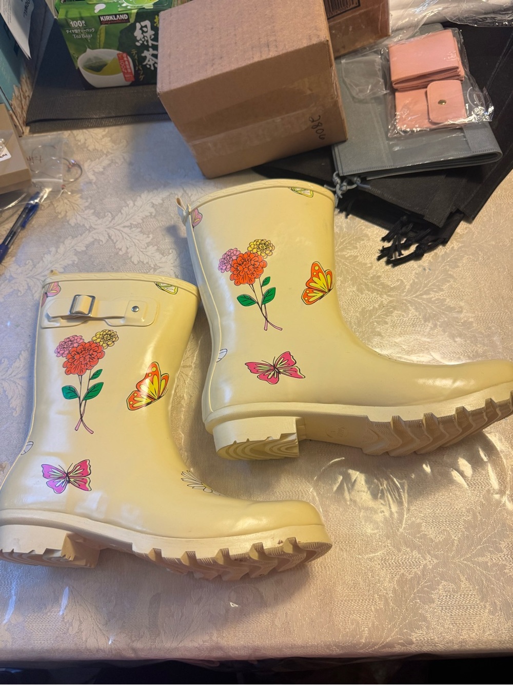 Disney Yellow Rubber Rain Boots Floral Butterfly Daisy Waterproof Shoes Sz 9